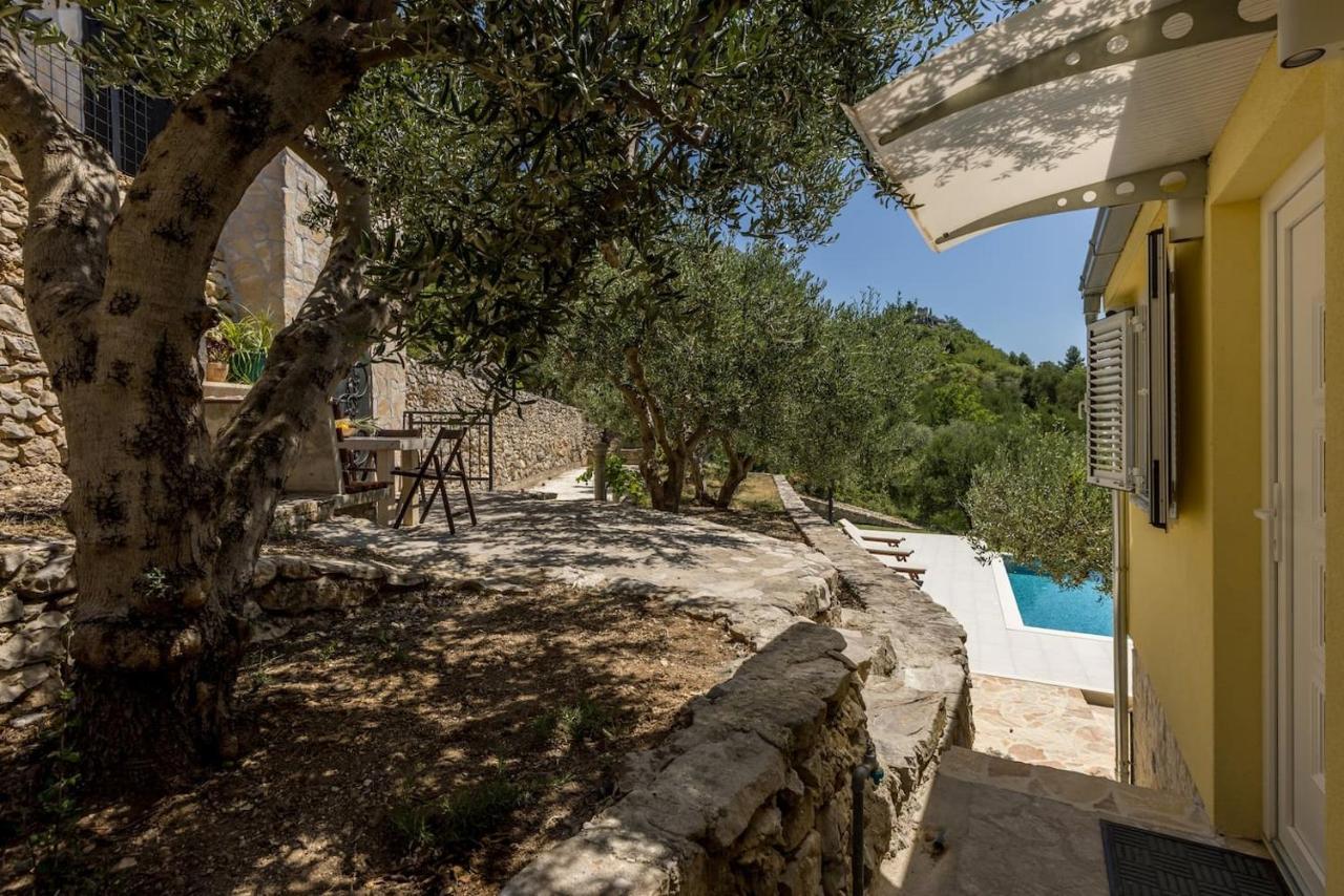 Dream Hill Villa Kastel Kambelovac Exterior photo